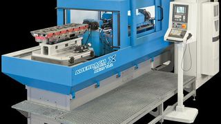 Die zweispindlige Tiefbohrmaschine AX20 TL gewährleistet laut Auerbach einen Bohrungsverlauf von lediglich 0,03 mm auf 100 mm Bohrungslänge. Bild: Auerbach (Archiv: Vogel Business Media)