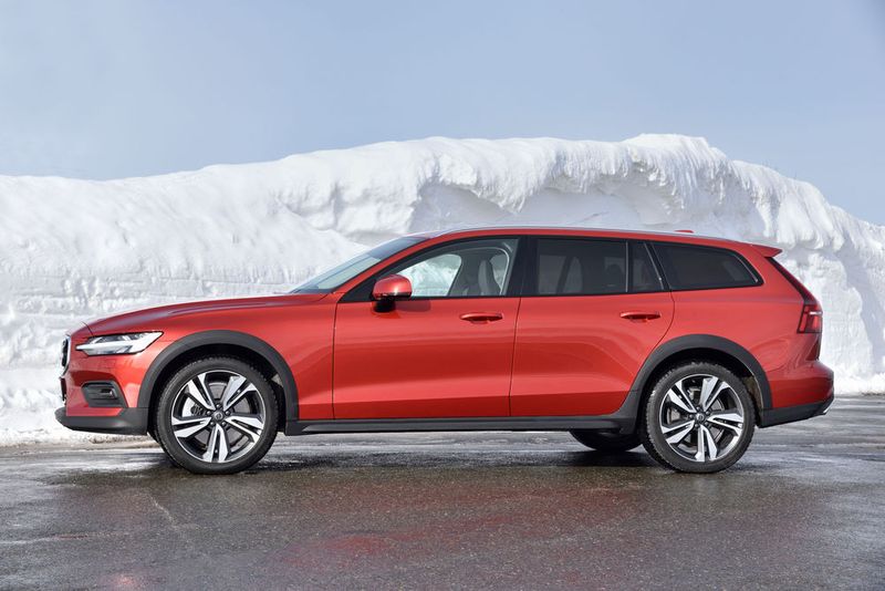 Anders als bei früheren Cross-Country-Modellen sind die eigenständigen Designmerkmale wie die schwarzen Verbreiterungen an den Radhäusern dezent gestaltet. (BERNHARD_LIMBERGER)