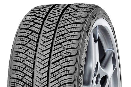 Mit seinem V-Profil richtet sich der Michelin Pilot Alpin PA4 an Pkw von der Mittelklasse aufwärts. (Michelin)