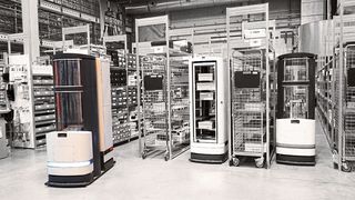 Der Logistik-Roboter Toru kombiniert autonomes Fahren mit Handlings-Robotik. Per Unterdruck werden die Waren aus dem Regal genommen. Eine Metallzunge schließt vor dem Ansaugen die Lücke zwischen Regalboden und dem Logistikroboter. Sowohl das Ausfahren der Zunge als auch das Bewegen des Greifarms übernehmen bürstenlose DC-Servomotoren von Faulhaber.  (Magazino)