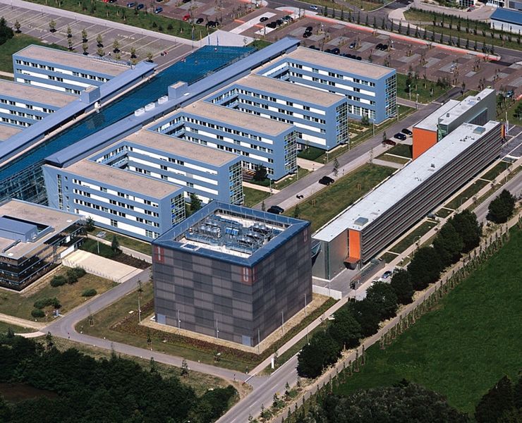 Abbildung 21: Das LRZ im Jahr 2006 (Bild: LRZ )