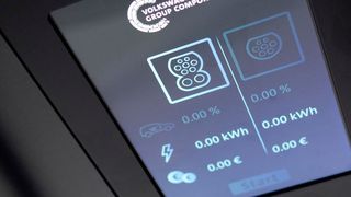 Volkswagen präsentiert auf dem Auto-Salon in Genf die Designstudie seiner Schnelladesäule.  (Volkswagen AG)