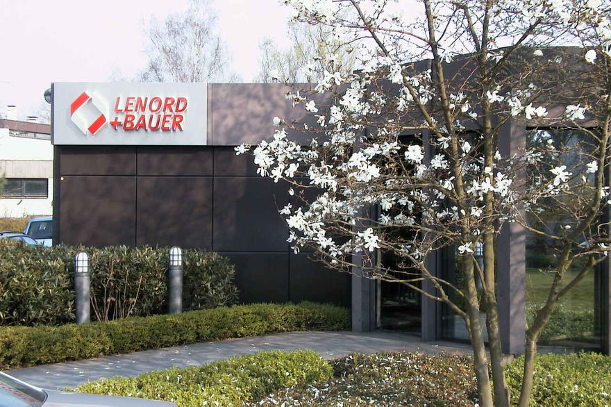 Logo_neu_aussen4.jpg ()