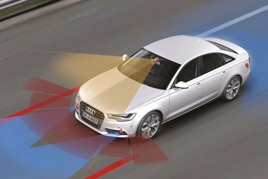 Intelligente Helfer: Zahlreiche Assistenz-Systeme erleichtern dem Fahrer die Arbeit im neuen A6 ... (Archiv: Vogel Business Media)