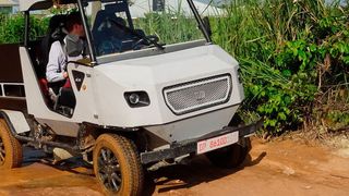 Die TU München hat ein Elektroauto für Afrika entwickelt. In Ghana wurde der erste Prototyp aCar unter realen Bedingungen getestet.  (TUM)