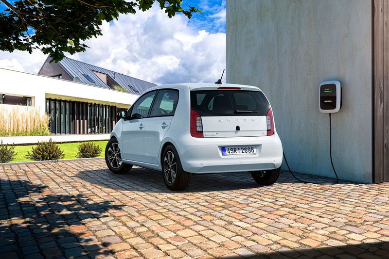 Mit dem Citigo „e iV“ hat Skoda sein erstes vollelektrisches Modell im Angebot. Mit dem Citigo „e iV“ hat Skoda sein erstes vollelektrisches Modell im Angebot.