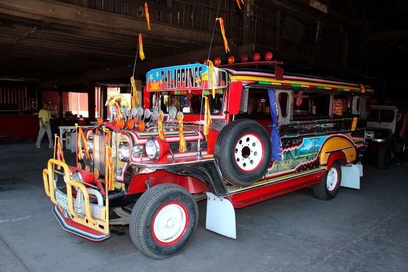 Zu Besuch im Jeepney-Land: Ein neuer Jeepney in vollem Dekor. (Gregg Manalo)