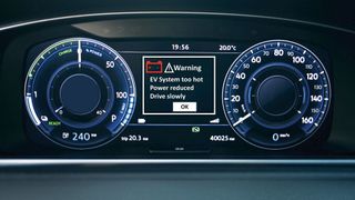 Bei E-Autos stellt die Klimaanlage auch die ideale Temperatur für die Hochvoltbatterie sicher – ein Schaden kann Ladeleistung und Lebensdauer herabsetzen. (Bild: Inficon)