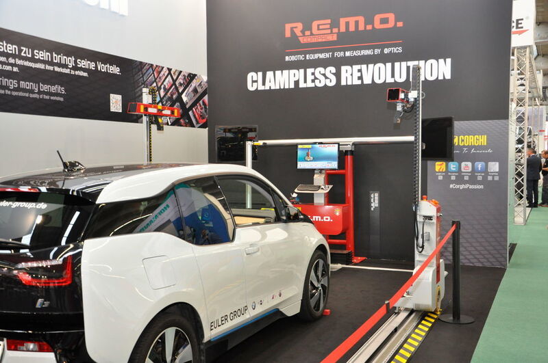 Ein weiteres wichtiges Produkt ist die berührungslose Radvermessung, etwa bei Corghi im Angebot. (Grimm)