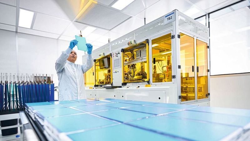 Data Modul hat sein EMS-Portfolio um umfassende Systemintegration erweitert. Damit hebt man sich vom klassischen Bestückung von Leiterplatten ab. (Bild:  Data Modul)