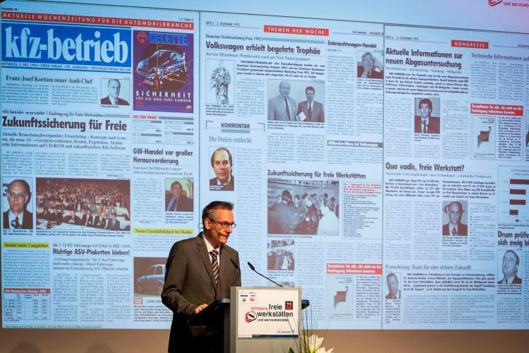 »kfz-betrieb«-Chefredakteur Wolfgang Michel beim Blick zurück: Vor 25 Jahre initiierte der Vogel Verlag die Fachtagung Freie Werkstätten – lange bevor viele andere das Thema „Freie“ überhaupt auf dem Schirm hatten. (Stefan Bausewein)