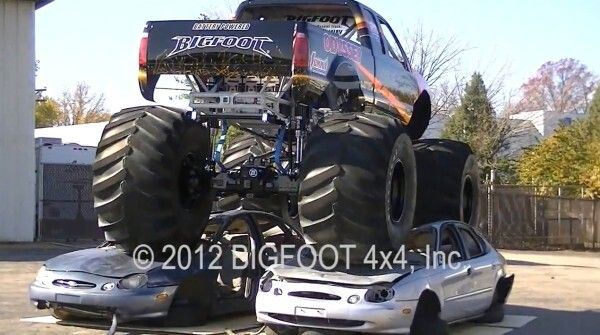 Der Bigfoot 20: der weltweit erste Monstertruck mit Elektroantrieb macht mit über 260 kW und 1100 Nm Autos umweltschonend platt (Bild: Bigfoot 4x4 Inc.)