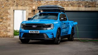 Der Ford Ranger MS-RT PHEV wird auf dem Open-Space-Gelände auf dem Münchner Odeonsplatz vorgestellt. (Bild: Ford)