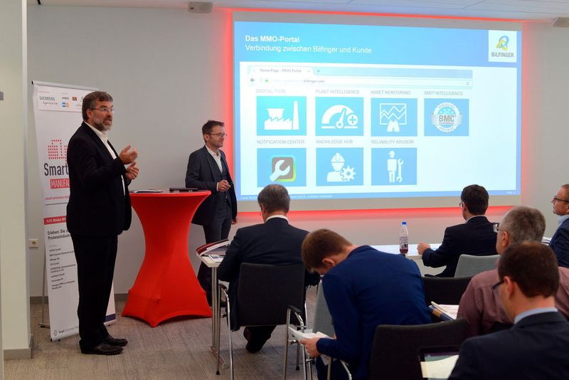 Franz Xaver Braun, Chief Digital Officer der Bilfinger SE gemeinsam mit Dr. Andreas Heidbreder, Produktions- und Werksleiter  Münzing Chemie (Untch)