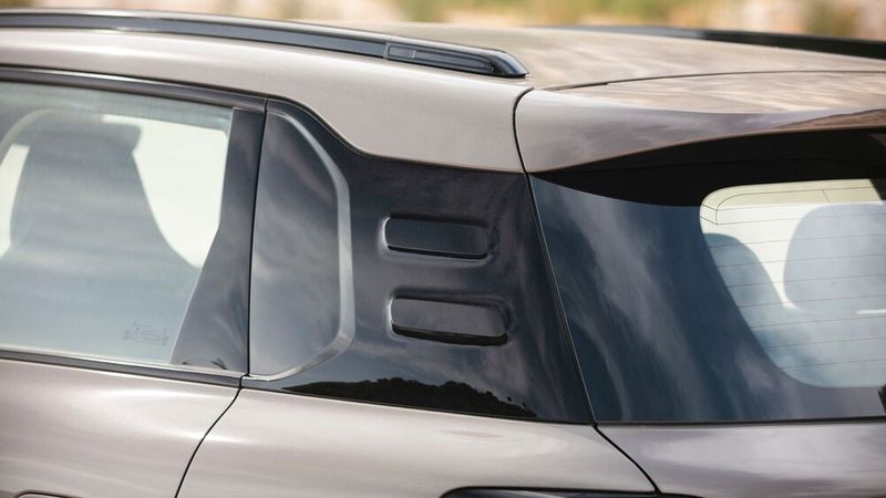Die breiten C-Säulen verzichten auf ein zusätzliches Fenster. (Bild: Leapmotor)