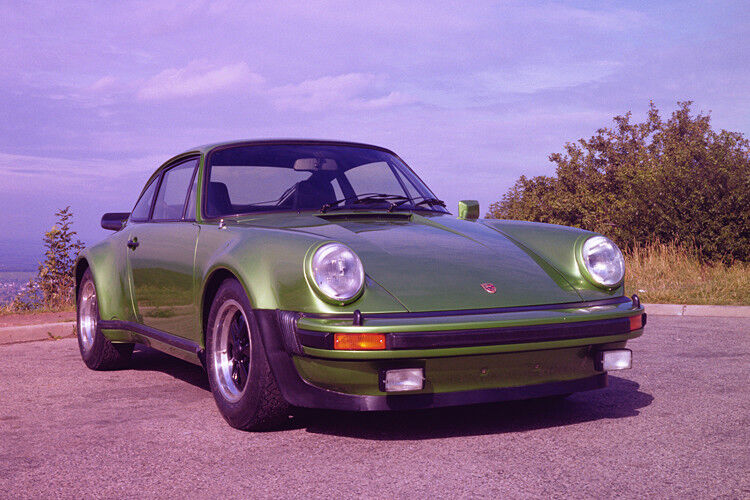 Der 911 Turbo von 1974. Der erste Porsche mit Turbolader. (Foto: Porsche)