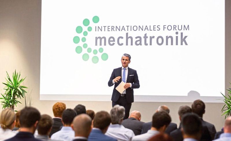 Zum internationalen Forum Mechatronik sind in diesem Jahr alle Interessenten nach Cham eingeladen. (Cluster Mechatronik & Automation Management)