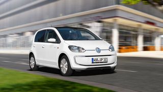 Beim VW E-Up muss man schnell sein: Der elektrifizierte Kleinwagen findet als Gebrauchter schon nach wenigen Tagen einen Käufer. (Volkswagen AG)