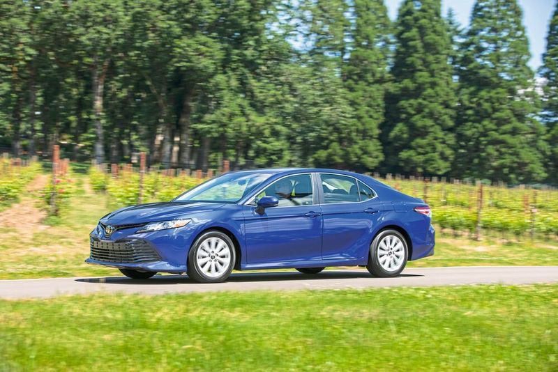 Bald auch wieder in Deutschland verfügbar: der Toyota Camry. Im Jahr 2018 global auf Platz 9 mit gut 660.000 verkauften Einheiten. (Toyota)