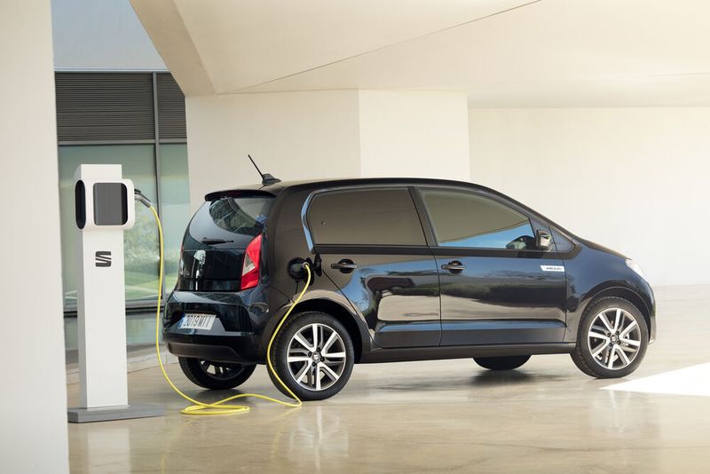 Mit dem Verkauf des Autos soll auch der Vertrieb von Wallboxen starten. (Seat)