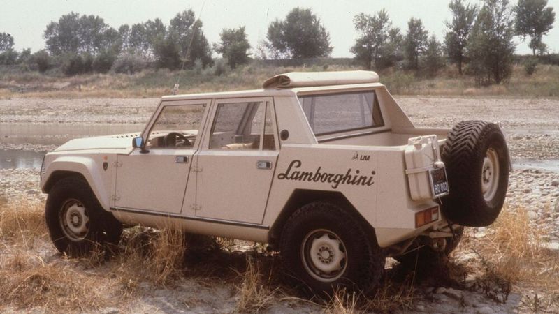 Offenbar dachte man beim LMA darüber nach, den späteren LM002 auch mit einem Faltdach anzubieten, was ganz offensichtlich wieder verworfen wurde. (Bild: Lamborghini)