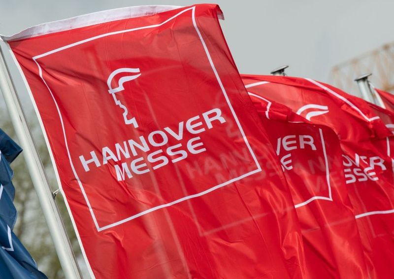 Die Marktführer der Robotik kommen jedes Jahr zur Hannover Messe, um dem Industriepublikum aus aller Welt zu zeigen, wie sich die Zusammenarbeit von Mensch und Roboter weiterentwickelt. Besonders innovative angewandte Robotik-Lösungen zeichnet dabei der Robotics Award aus. Die Preisverleihung zählt auch 2019 wieder zu den Höhepunkten im Automationsbereich. Den Robotics Award vergibt die Hannover Messe gemeinsam mit der Robotation Academy und dem 
