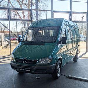 In der Ausstellung „Sprinter City“ gab es verschiedene Generationen und Einsatzzwecke des Sprinter zu sehen. (Bild:  Simon – VCG)