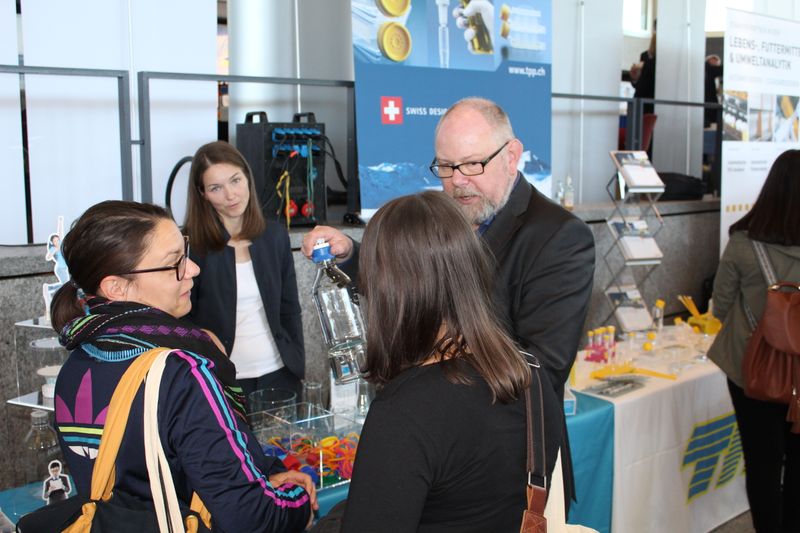 Impressionen der Lab-Supply Leverkusen vom 15. Mai 2019  Die dritte Station der Lab-Supply war in diesem Jahr das Forum Leverkusen. Hier sind ein paar visuelle Eindrücke vom Messetag und Besucherstimmen für Sie zusammengestellt. Die nächste Lab-Supply ist am 13. Juni 2019 in Berlin. Weitere Infos zu den kommenden Lab-Supply-Messen finden Sie auf www.lab-supply.info.   Lese-Empfehlung: Nachbericht zum erfolgreichen Auftakt der Lab-Supply in Wien. (Bild: C. Lüttmann, LABORPRAXIS)