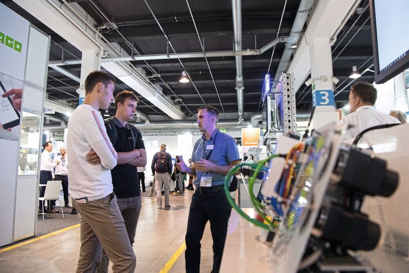 Die «maintenance Schweiz 2024» und die «all about automation» präsentieren vom 28. bis 29. August 2024 in Zürich Zukunftstechnologien, die die Bereiche industrielle Instandhaltung mit Industrieautomation, Robotik und Digitalisierung zusammenbringen.  (Bild: Easyfairs/Susanne Seiler)