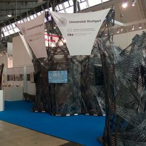 Die Composites Europe fand vom 22.-24.9.2015 in Stuttgart statt. Die Universität Stuttgart zeigte Designobjekte aus Carbonfasern.