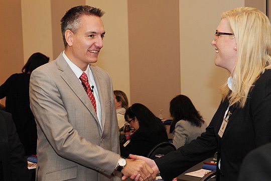 Auch »kfz-betrieb«-Chefredakteur Wolfgang Michel hieß die Teilnehmerinnen des Kongresses herzlich willkommen … (Archiv: Vogel Business Media)