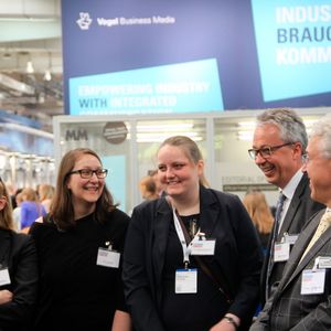 Mit von der Partie: Anne Prokopp (iTizzimo), Frau Dr. Postawa (Armbruster Engineering), Stefan Eiselein (Vogel Business Media) und Thomas Schildknecht (Schildknecht AG)(Bild:  Industry of Things)