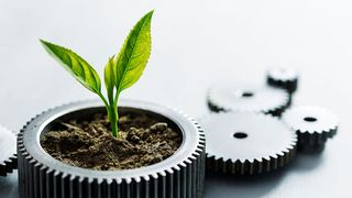 Um wettbewerbsfähig zu bleiben, führt am grünen Wandel im Maschinenbau kein Weg vorbei. (Bild: GettyImages)