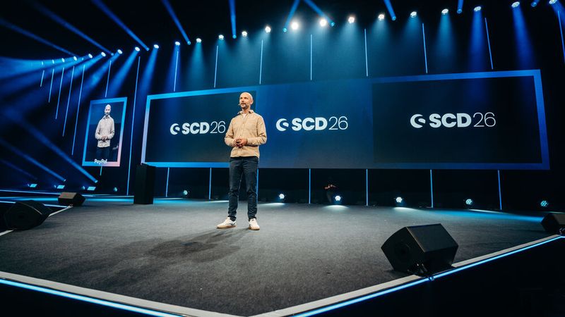Sebastian Hamann, Co-CEO von Shopware, eröffnete den SCD 2026 mit einer Keynote. (Bild: Shopware)