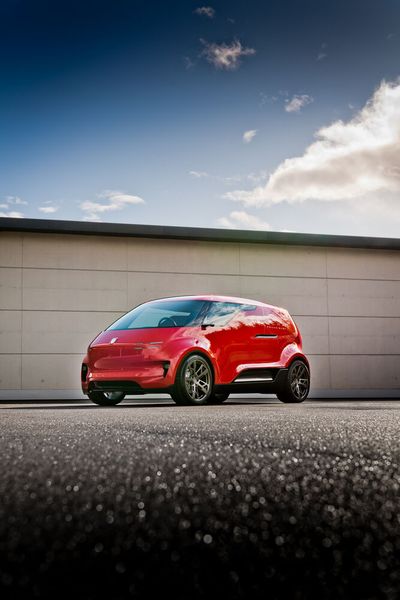 Die wohl auffälligste Kuriosität in dem großen Strauss unbekannter Konzepte ist das 1:1-Hartmodell des Porsche Vision „Renndienst“ aus dem Jahr 2018. (Bild: Porsche)