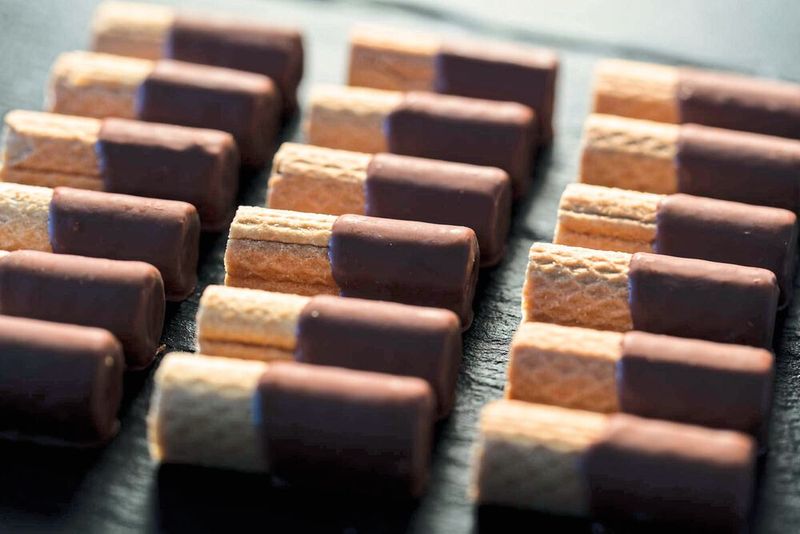 Schokoladenbiskuits, hergestellt mit Technologie von Bühler. (Bild: Rene Niederer Switzerland ARTWIESE.CH)