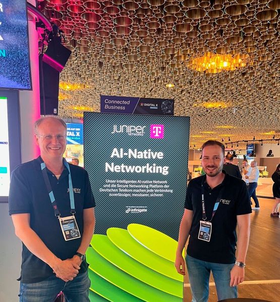 (v.l.) Michael Ferwagner und Michél Franke von Juniper Networks (Bild: Vogel IT-Medien)