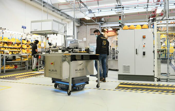 (Quelle:  Mobile Industrial Robots (MIR))
