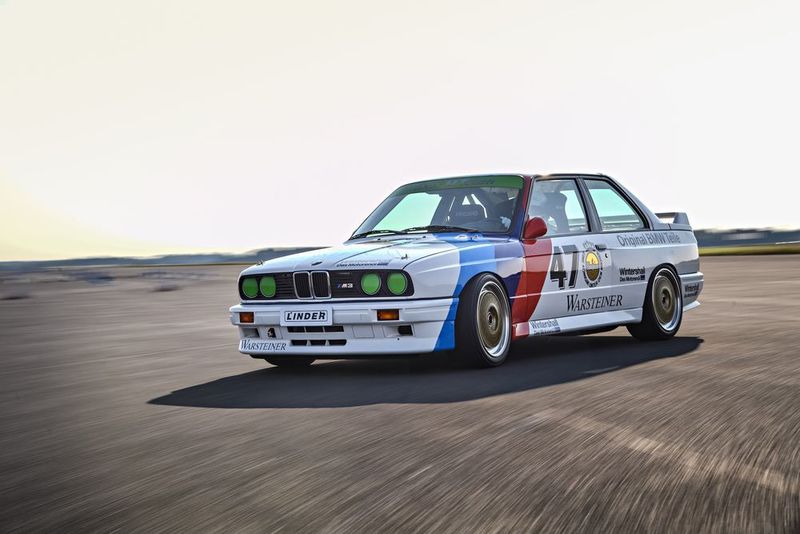 Der M3 war auf Volumen ausgelegt, denn er musste die Homologationsvorgaben für den Tourenwagensport der Gruppe A erfüllen. Die verlangten mindestens 5.000 verkaufte Einheiten. (BMW)
