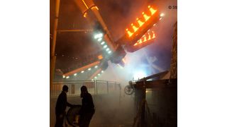 Spektakuläre Nachtaufnahme des Star-Shape-Karussells „Mechanica“ der Zierer Karussell und Spezialmaschinenbau GmbH aus Deggendorf. (Bild: Siemens)