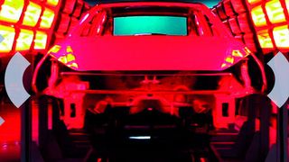 Schreiner ProTech präsentiert mit ((rfid))-DistaFerr HighTemp 2 ein Hochtemperatur-Etikett, das beispielsweise in der Automobilindustrie beim Lackieren, Trocknen oder bei Tests eingesetzt werden kann. (Schreiner)