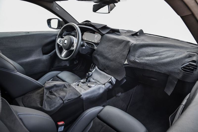 Das Innenleben von 3er und 4er wird sich nur im Detail und natürlich bei den Sitzen unterscheiden. (Bild: BMW)