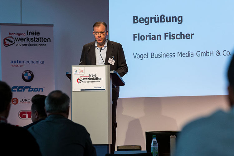 Die über 400 Teilnehmer wurden von Vogel Business Media Geschäftsführer Florian Fischer ... (Stefan Bausewein)