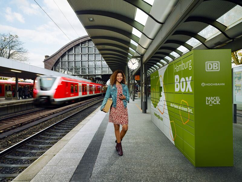 Die Hamburg Box, hier am Bahnhof Dammtor, macht den Paketempfang in der Hansestadt grün. Mit dem Parcellock-System ist sie für unterschiedliche angeschlossene Paketdienstleister nutzbar.