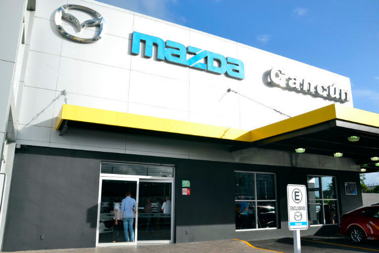 Zum Abschluss der Mexiko-Reise besuchten die deutschen Mazda-Partner auch einen Betrieb in Cancun. (Mauritz)