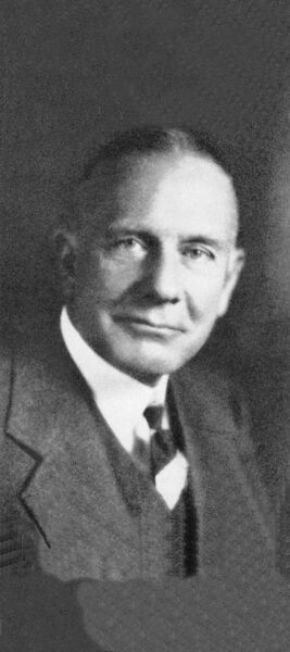 Eugene Bradley Clark, Erfinder des Gabelstaplers. (Archiv: Vogel Business Media)