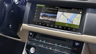 Das InControl Touch Pro Infotainment System des neuen Jaguar XF basiert auf der Here Auto Plattform. (Foto: Jaguar Land Rover)