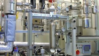 Abb. 1: Versuchsanlage zur Erzeugung von höheren Alkoholen aus Ethanol (Bild: Fraunhofer UMSICHT)