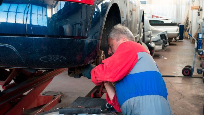 Produkte sollen reparierbar sein, so will es die EU und hat es die Bundesregierung umgesetzt. Für das Kfz-Gwerbe birgt das „Recht auf Reparatur“ jedoch erhebliche Haftungsrisiken.(Bild:  frei lizenziert /  Pixabay)