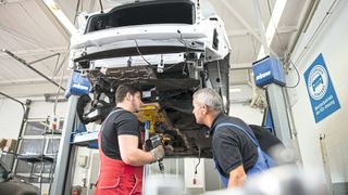 Die Ausbildung zum Kfz-Mechatroniker ist bei jungen Leuten seit vielen Jahren beliebt. (Bild: Promotor)